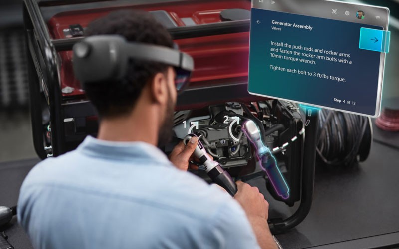 HoloLens 2 and Dynamics 365 Remote Assist Engineers using Microsoft Hololens 2 headset