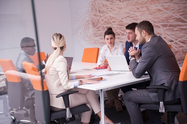 Eine offene Cloud-Plattform Teambesprechung - Besprechung der Microsoft Azure-Cloud